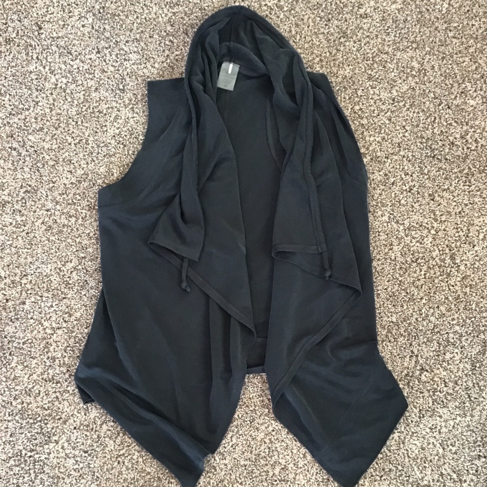 Calia by Carrie Underwood Gray Draped Front Vest Top Sz M